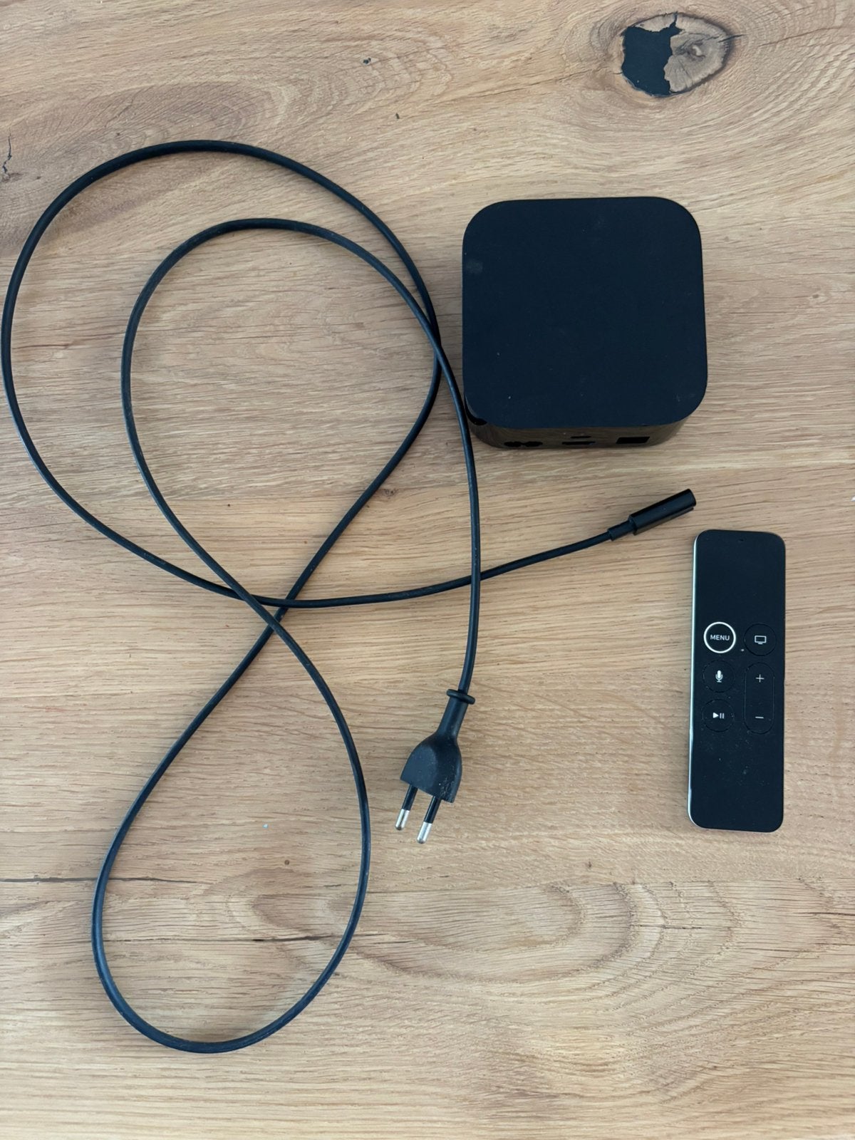 Apple TV HD 4e generatie (A1625) – incl. Siri Remote, Ophalen, Gebruikt, Minder dan 500 GB