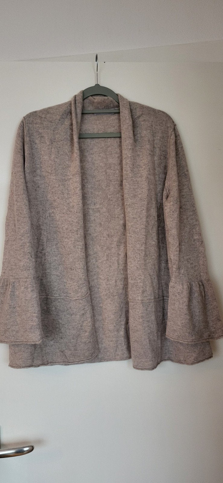 Timeless Repeat vest met trompetmouwen - Maat 38, Kleding | Dames, Maat 38/40 (M), Beige, Ophalen of Verzenden, Timeless Repeat