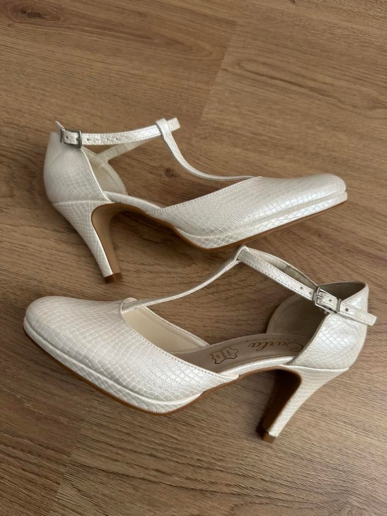 Trouw/Dans pump creme parelmoer wit croco met bandje mt 36, Verzenden, Zo goed als nieuw, Zwart