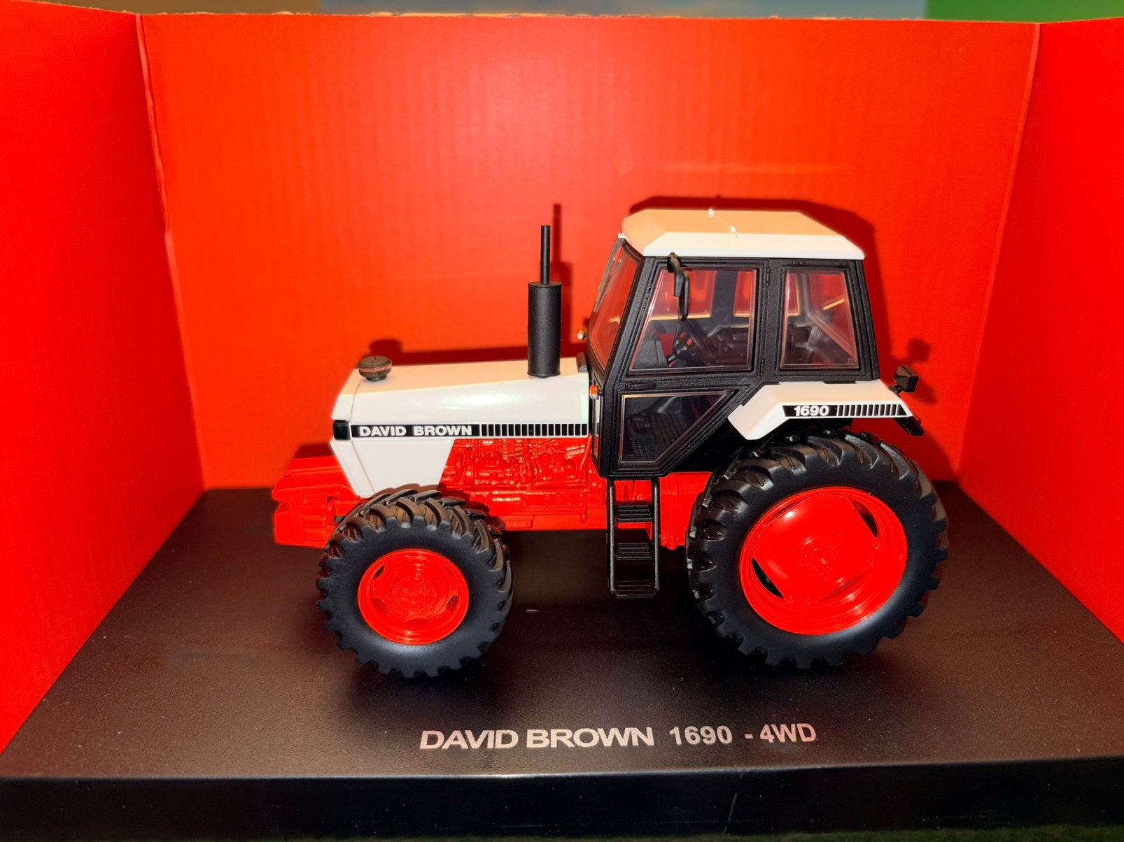 David Brown 1690 - 4WD, Ophalen of Verzenden, Nieuw, Tractor of Landbouw, Universal Hobbies