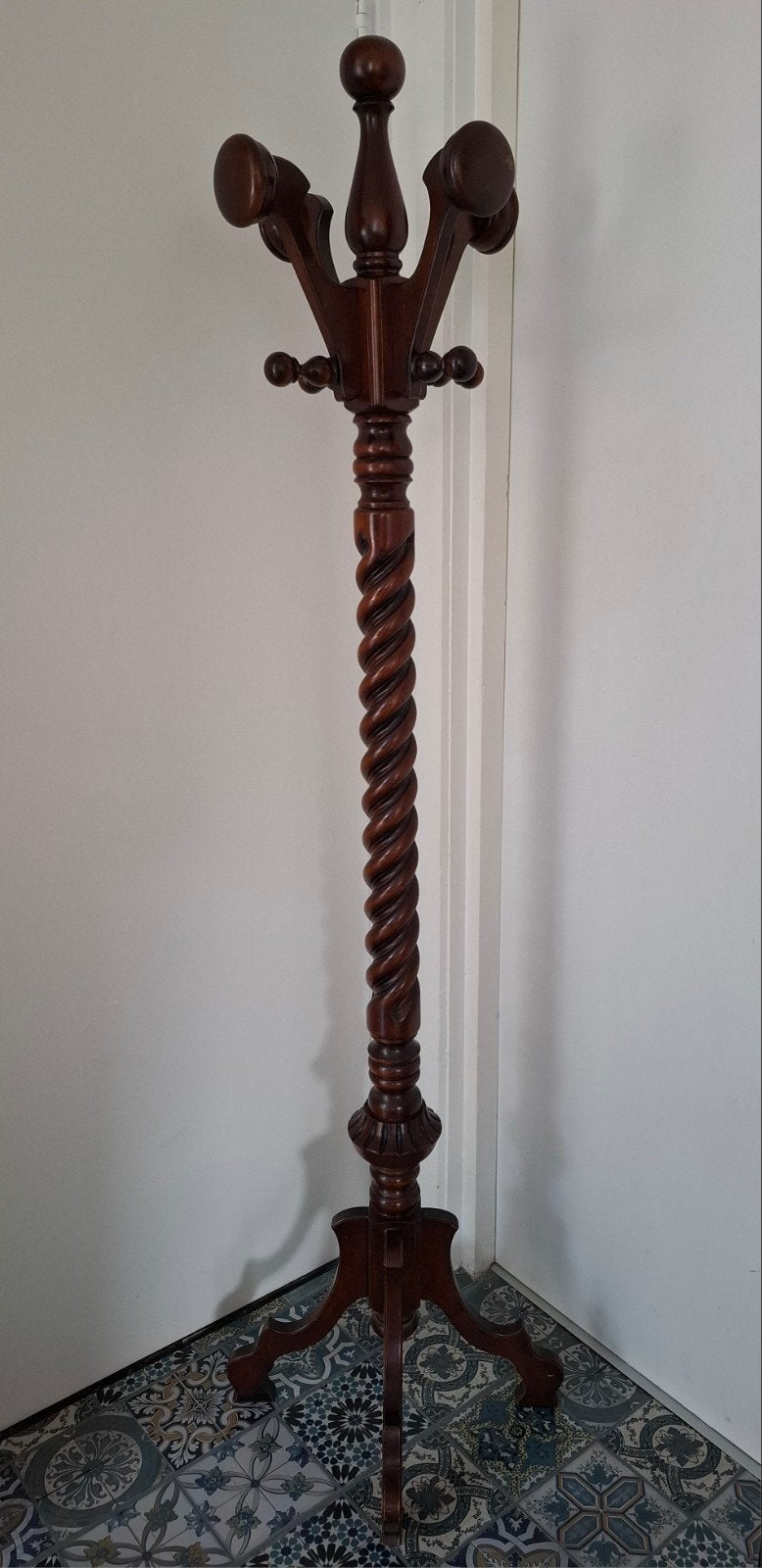 Antieke massief houten staande kapstok met gedraaide poot., Ophalen, Gebruikt, Staande kapstok, 150 tot 200 cm