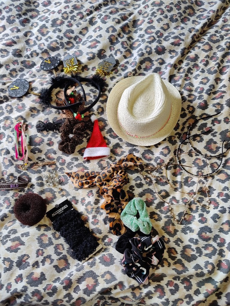 Set haarspulletjes met hoedjes, scrunchies, haarbanden (M103, Ophalen of Verzenden, Zo goed als nieuw