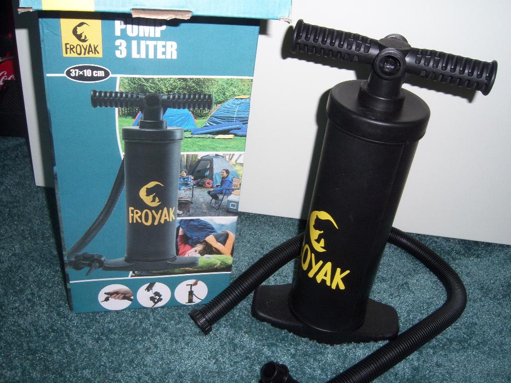 Froyak 3 liter luchtbed / kampeer pomp, Ophalen of Verzenden, Zo goed als nieuw, Handmatig