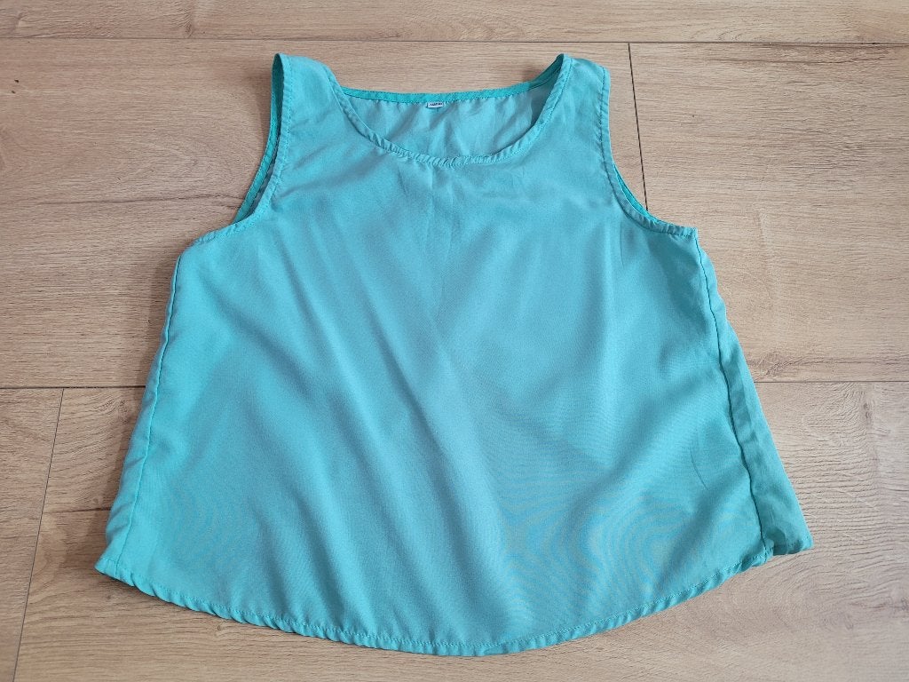 Groen mouwloos topje met leuke rug maat 158/164 ~ TH2025, Kinderen en Baby's, Kinderkleding | Maat 158, Ophalen of Verzenden, Gebruikt