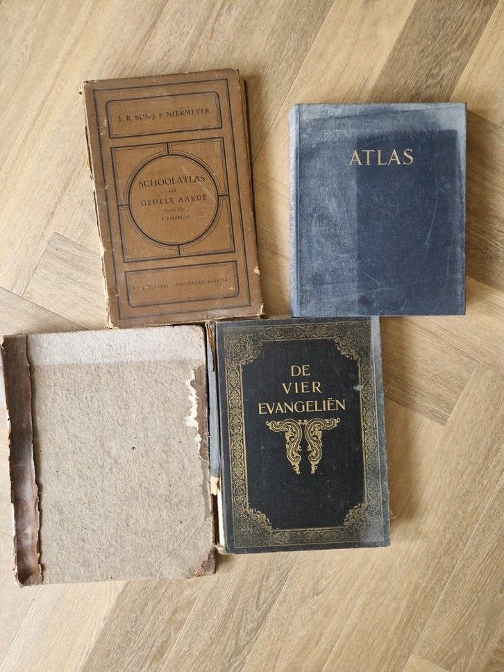 4 oude bijzondere boeken, Ophalen of Verzenden