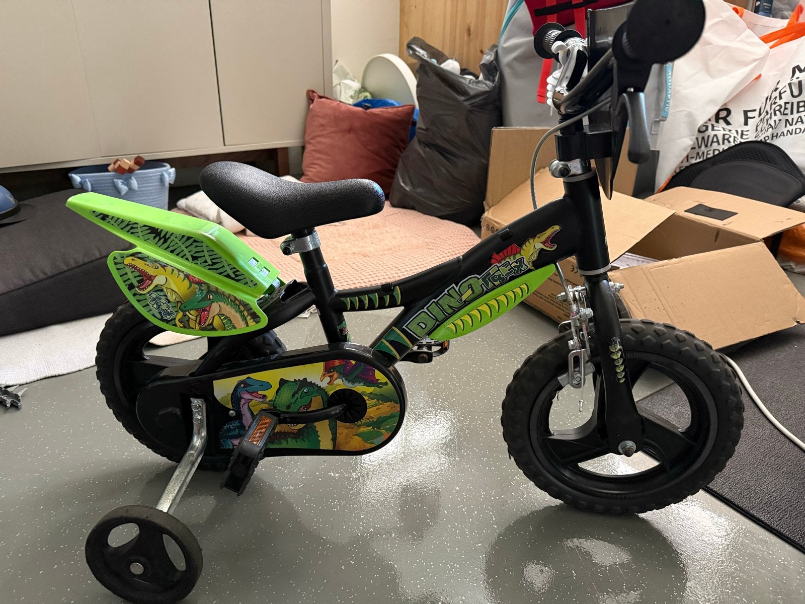 Kinderfiets Dino Team met zijwieltjes - Zo goed als nieuw, Fietsen en Brommers, Fietsen | Kinderfietsjes, Zijwieltjes, Velgrem