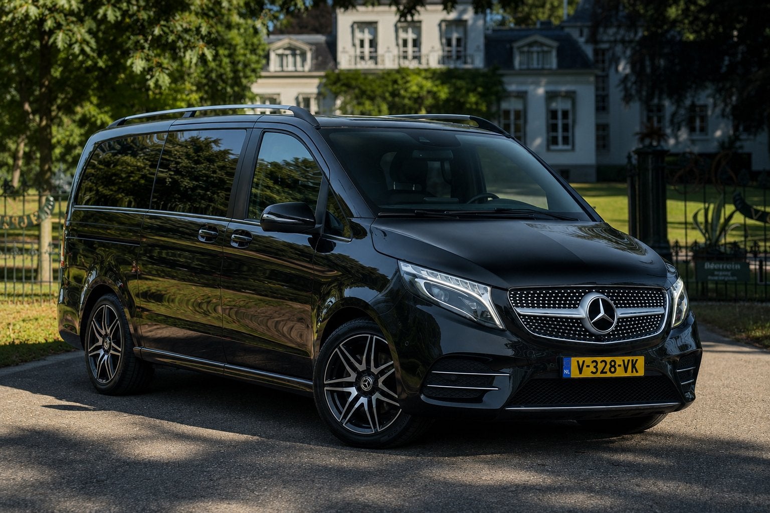 Mercedes-Benz V-klasse 2019 V250d 190pk AMG Zwart - NL Auto, Achterwielaandrijving, 2375 kg, 2000 kg, Zwart