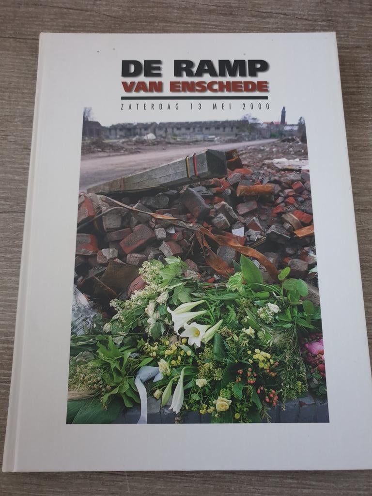 De Ramp van Enschede - Zaterdag 13 Mei 2000, Ophalen of Verzenden, Gelezen