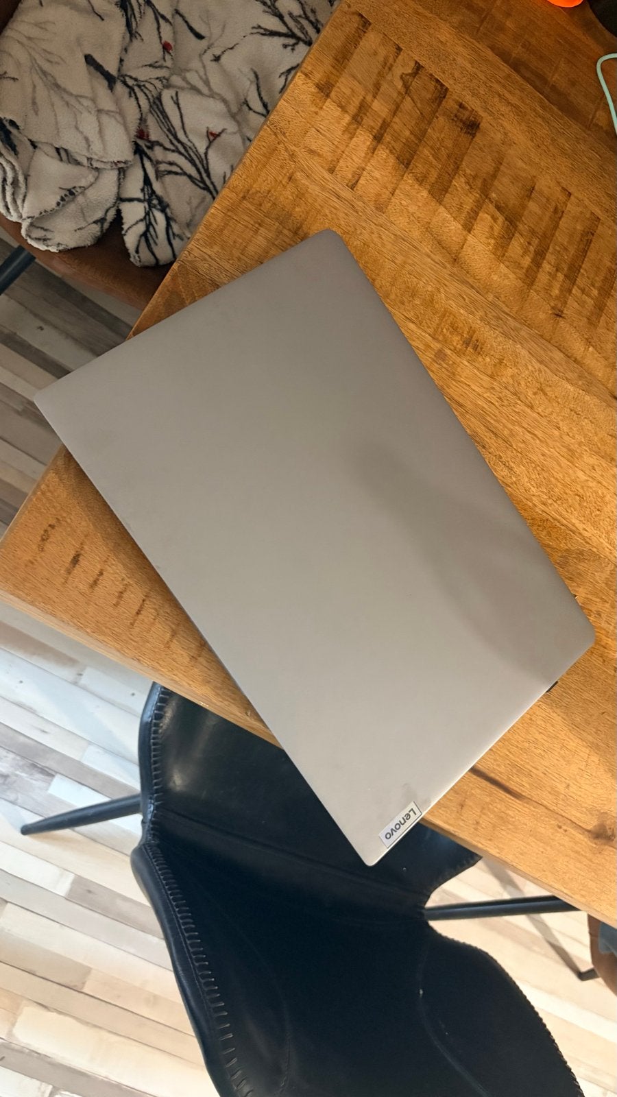 Foto 5 van Lenovo laptop 17" - perfecte staat, slim en licht