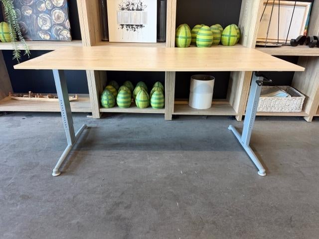 Aspa Verstelbaar bureau / tafel met slinger, kabelgoot, 30st, Huis en Inrichting, Bureaus, 160 cm, Gebruikt, Spaanplaat of MDF