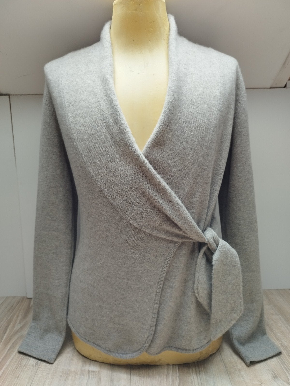 Repeat 100% Cashmere wikkel vest M 38 Beige, Verzenden, Beige, Zo goed als nieuw, Maat 38/40 (M)