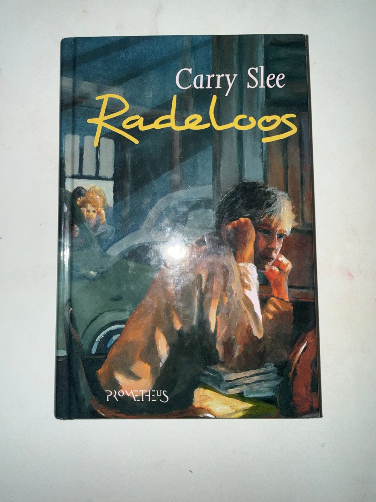 Radeloos - Carry Slee (Jeugdboek), Boeken, Ophalen of Verzenden, Gelezen, Fictie