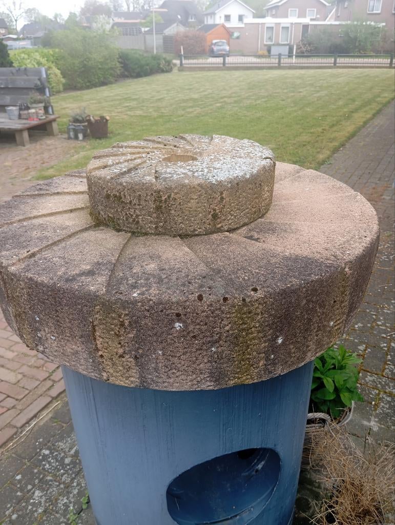 Grote en kleine molensteen, Ophalen