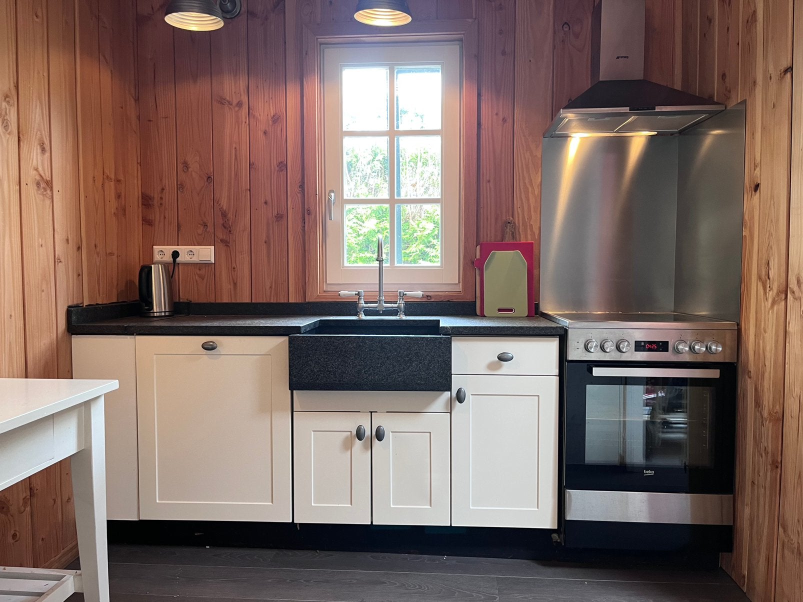 landelijke Keuken met granietblad, vrijstaande koelkast vaat, Huis en Inrichting, Keuken | Complete keukens, Ophalen, Graniet of Steen