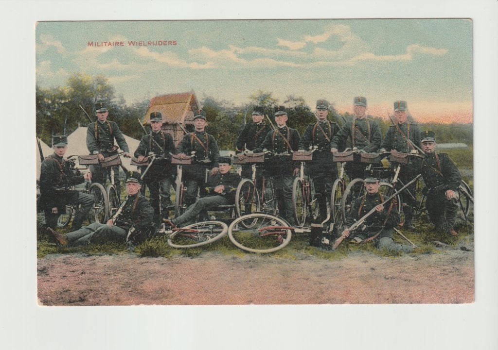 Militaire Wielrijders * humor militair soldaat leger wo1 ww1, Verzamelen, Ophalen of Verzenden, Voor 1920, Gelopen, Overige thema's