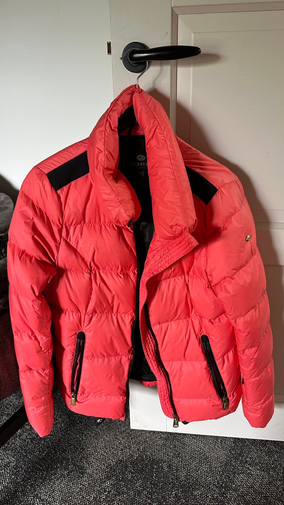Goldbergh skijas/winterjas. Maat 42 Kleur Coral, Ophalen of Verzenden, Gedragen, Maat 42/44 (L), Jack