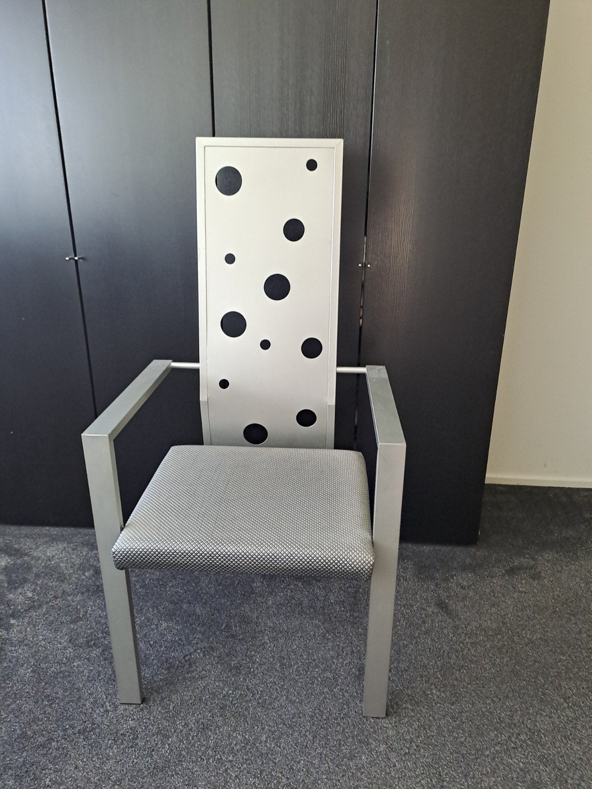 Bijzonder mooie unieke stoel (eyecatcher) te koop., Ophalen, Kunststof, Gebruikt, Eén