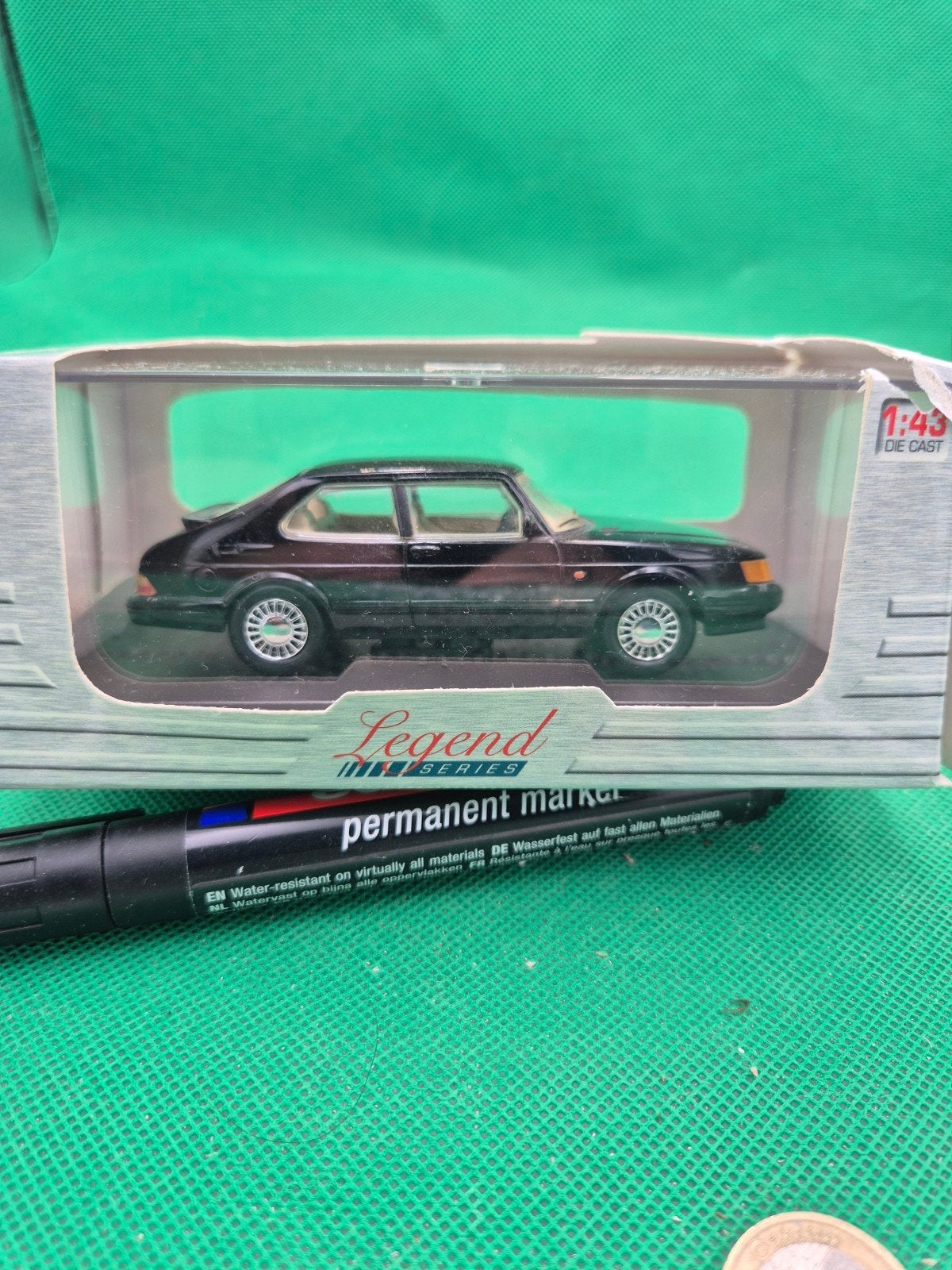 198 Saab 900 1/43 Universal hobbie, Hobby en Vrije tijd, Ophalen of Verzenden, Zo goed als nieuw, Auto, Overige merken