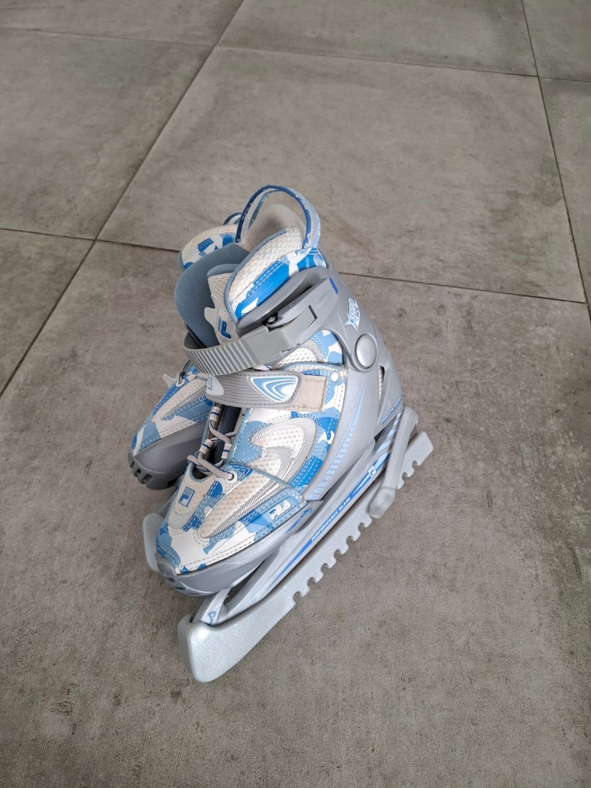 Mooie Fila verstelbare kinderschaats 32/35, Ophalen of Verzenden, Zo goed als nieuw, IJshockeyschaatsen, Overige merken
