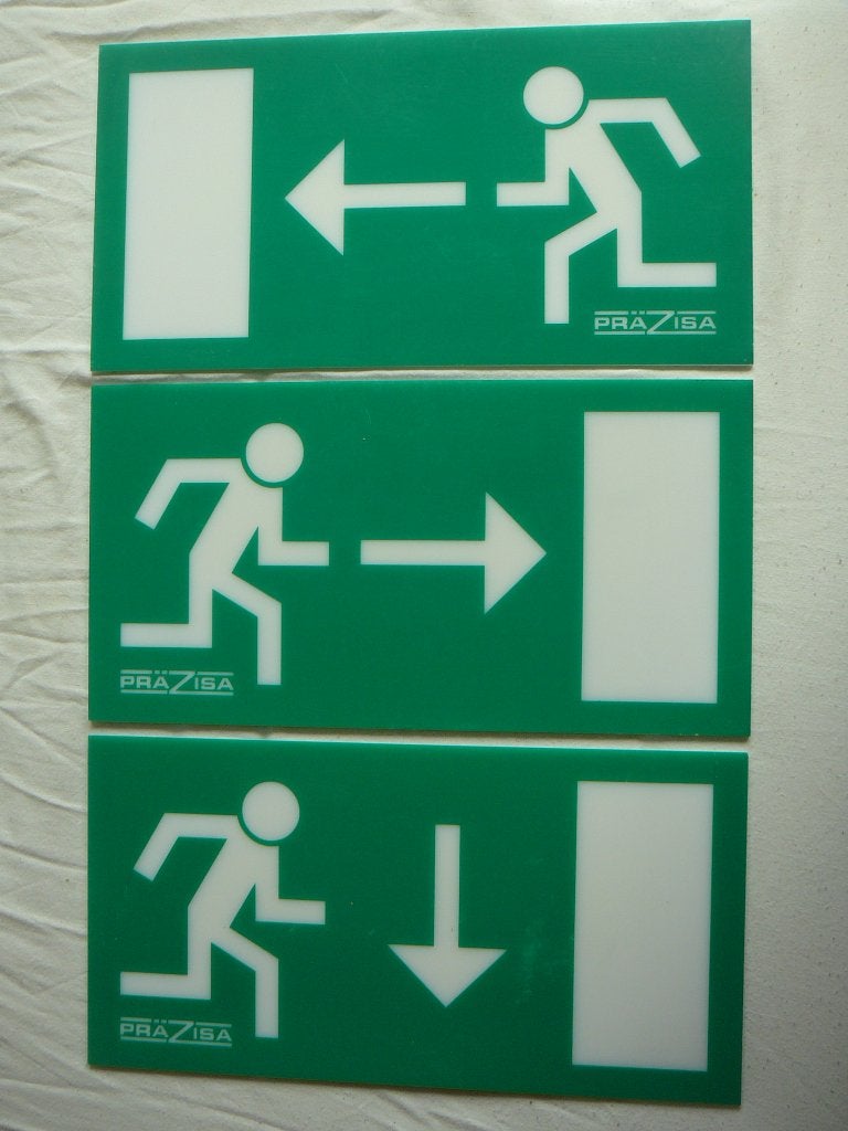 3 perspex vluchtweg bordjes 35 x 18,5, 3 mm. dik, gebruikt, Doe-het-zelf en Verbouw, Platen en Panelen, Ophalen of Verzenden