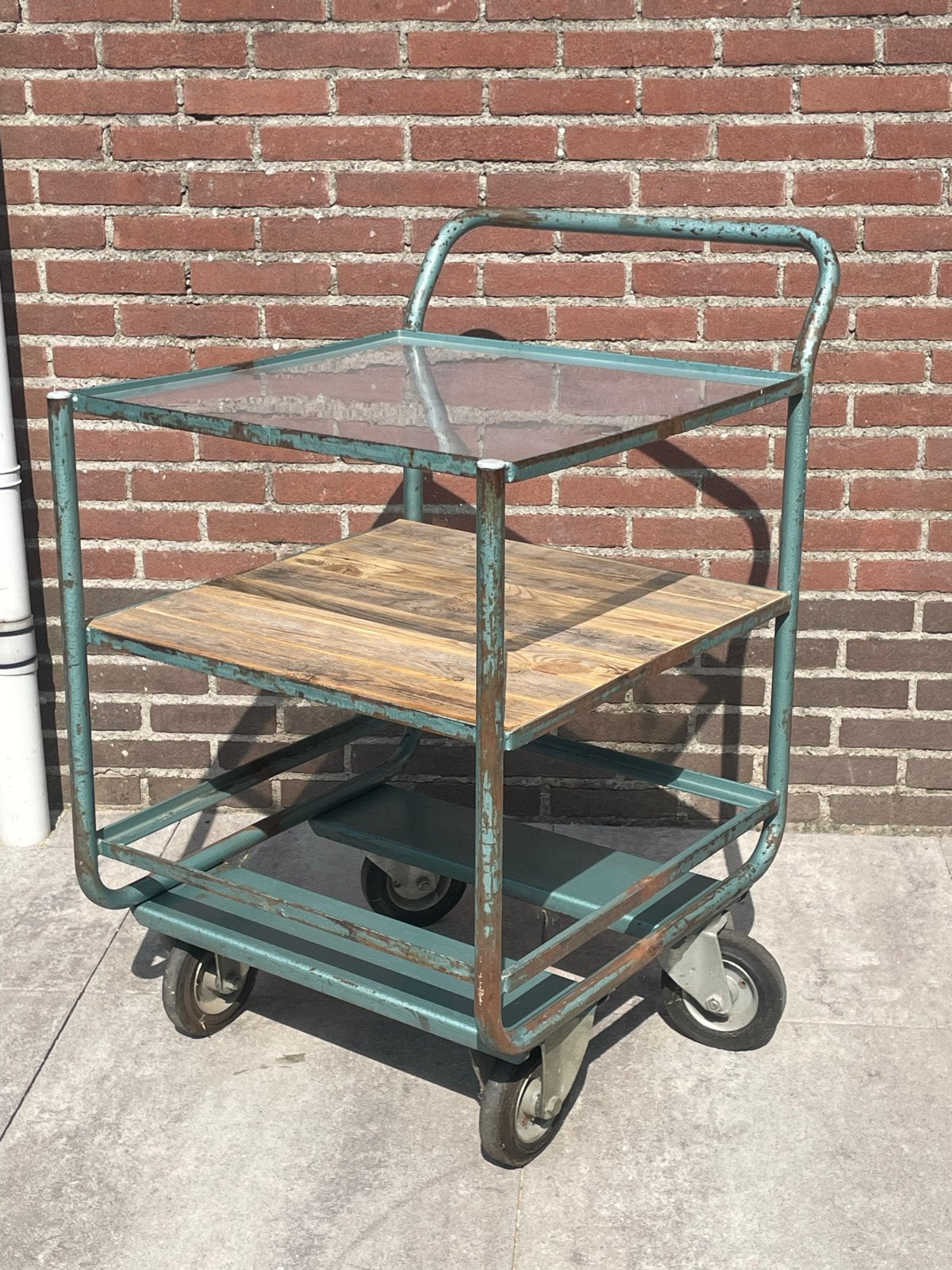 Industriële Bijzettafel / Serveerwagen met Wielen, Ophalen, Minder dan 55 cm, Gebruikt, Metaal of Aluminium