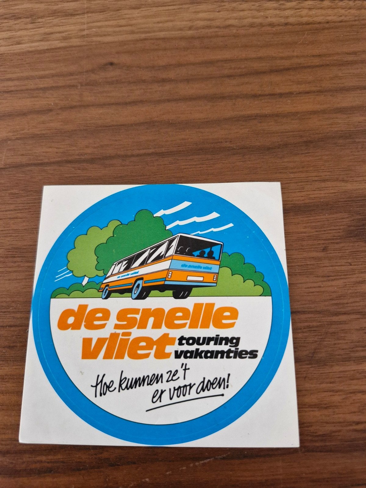 10761 Vintage sticker 'De Snelle Vliet Touring Vakanties', Ophalen of Verzenden, Gebruikt, Bedrijf of Vereniging