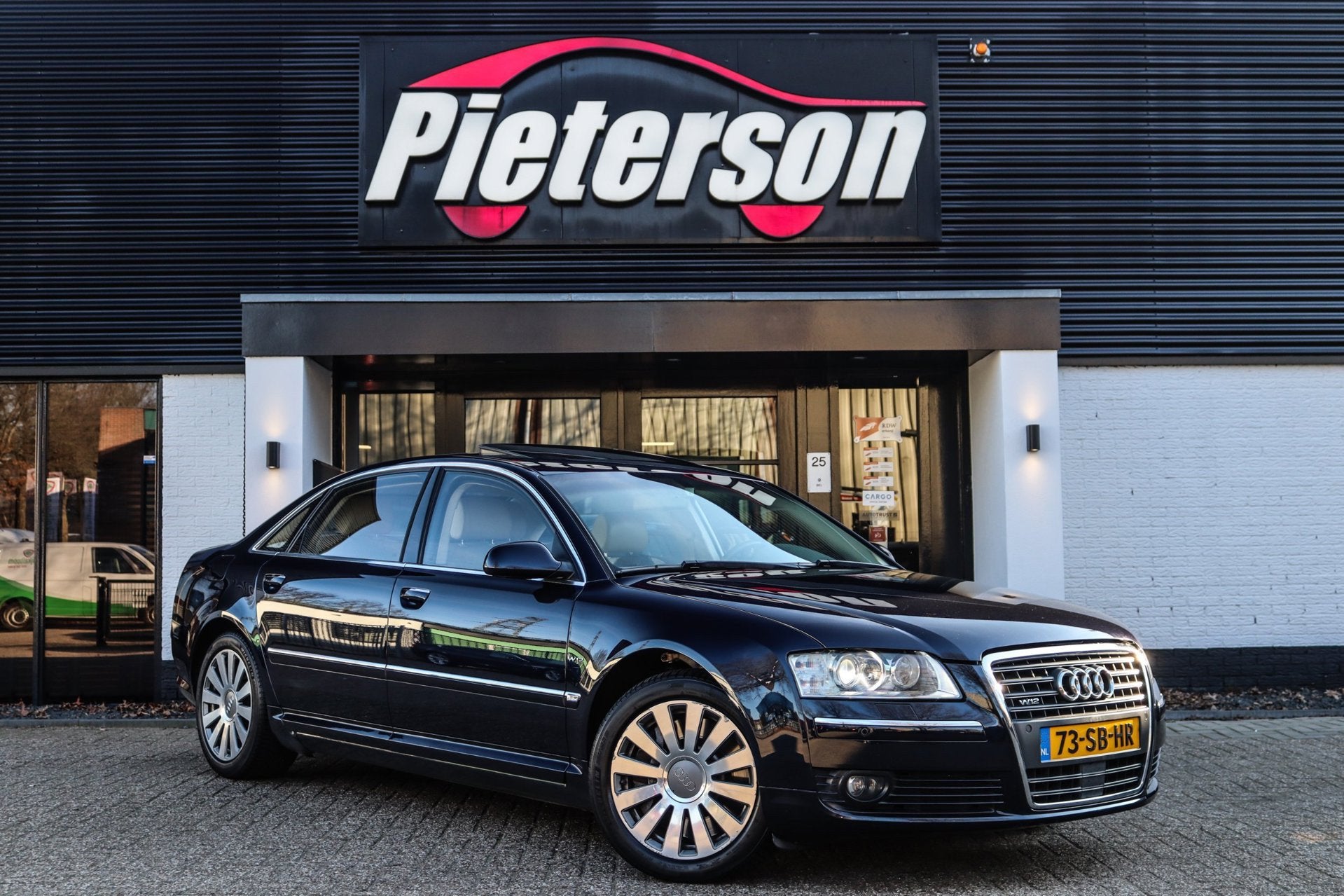 Audi A8 W12 6.0 Quattro Lang PANO BOSE ALCANTARA VOL OPTIES, Auto's, Audi, Automaat, Gebruikt, Beige, 12 cilinders