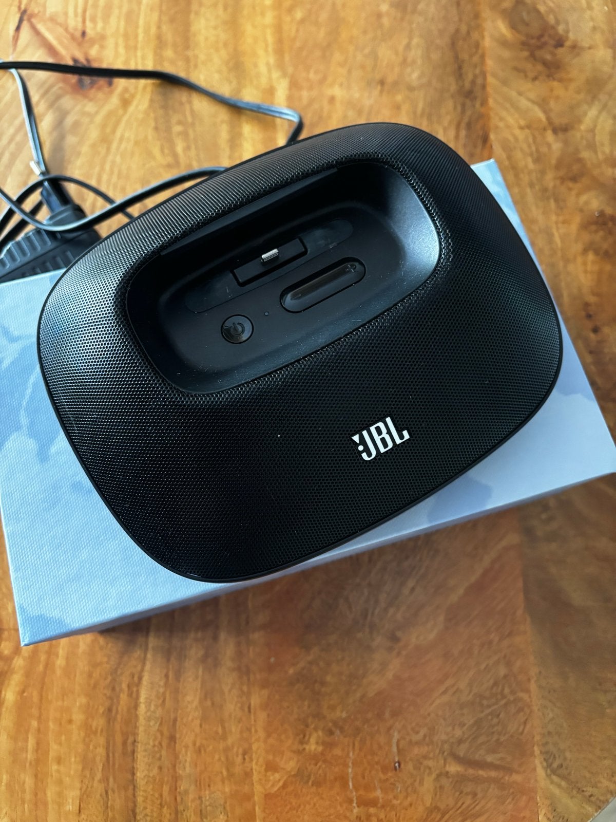 JBL OnBeat Micro Speaker Dock met Lightning Connector, Ophalen of Verzenden, Zo goed als nieuw