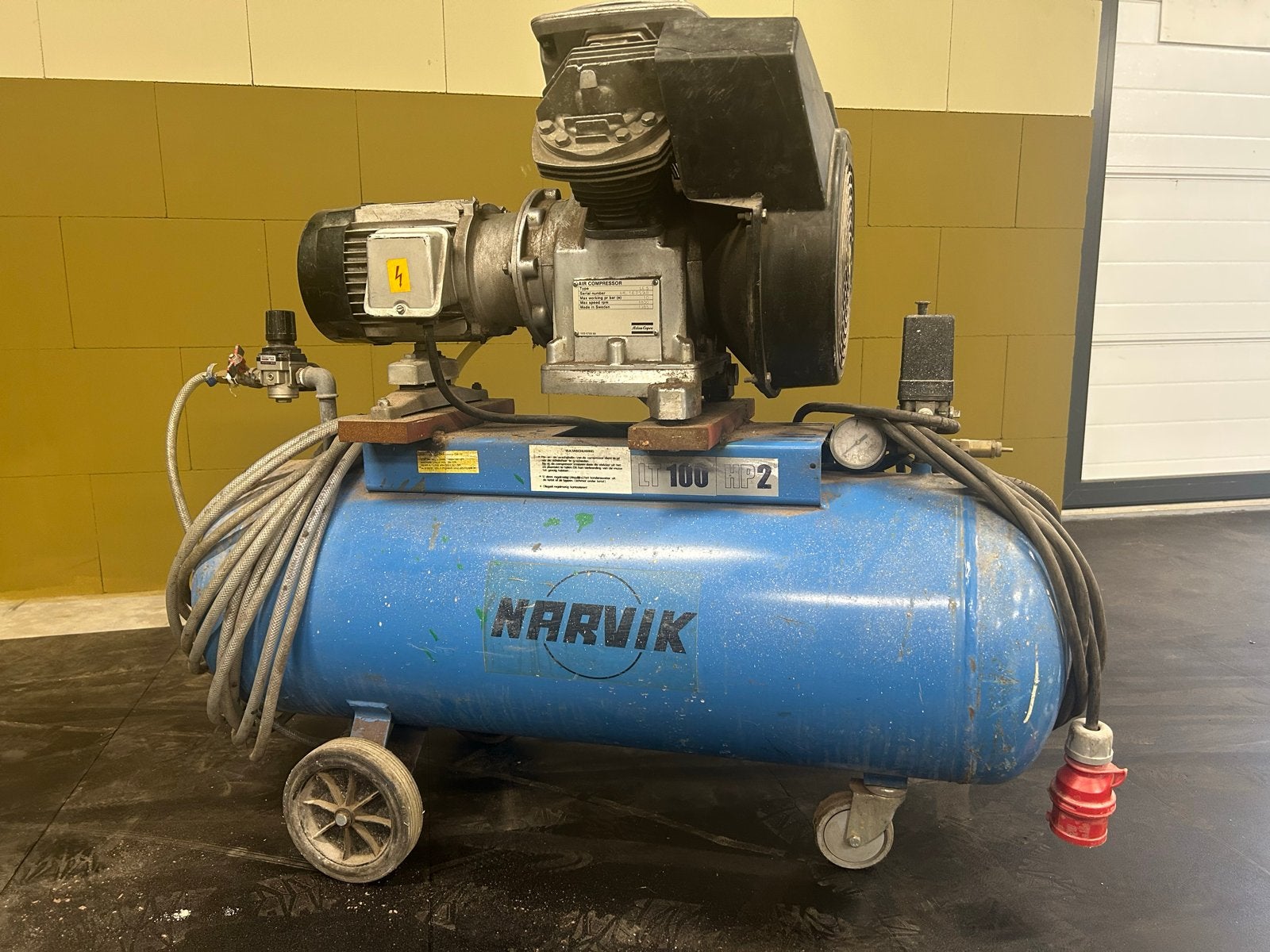 Atlas Copco Narvik Compressor 100 liter 2pk, Ophalen, Gebruikt, 200 tot 400 liter/min, Mobiel