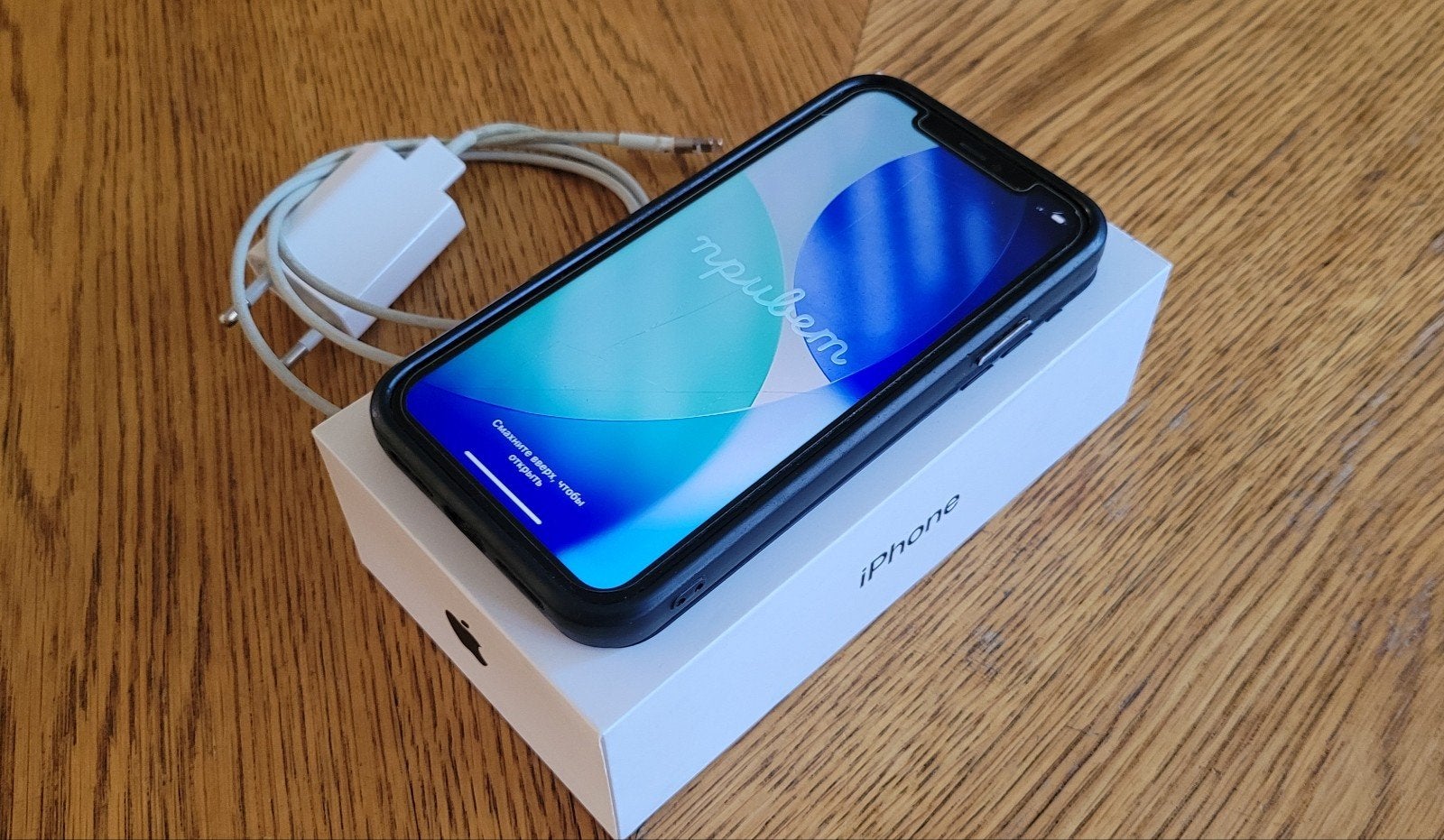 iPhone 11 incl. accessoires telefoon smartphone, 75 %, Zwart, Zo goed als nieuw, 64 GB