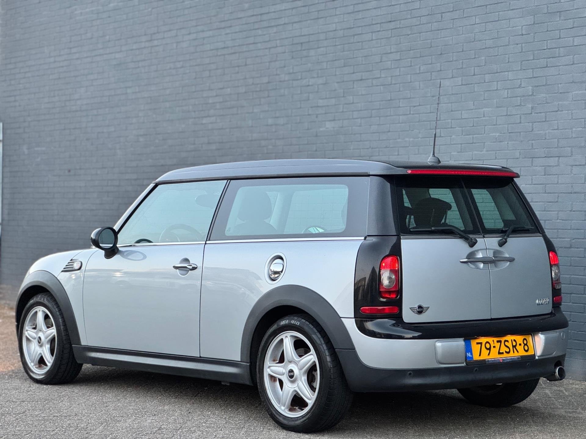 Mini Mini Clubman 1.6 Cooper/AIRCO//6BAK/ELEKRAMEN/2XSLEUTEL, Auto's, Mini, Elektrische ramen, Gebruikt, 4 cilinders, 4 stoelen