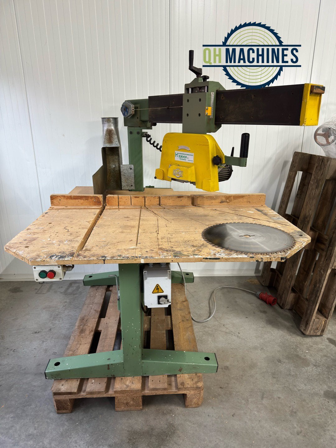 Harwi Radiaalzaag geremd, Doe-het-zelf en Verbouw, Gereedschap | Zaagmachines, Gebruikt, Lintzaag, 1200 watt of meer, 70 mm of meer