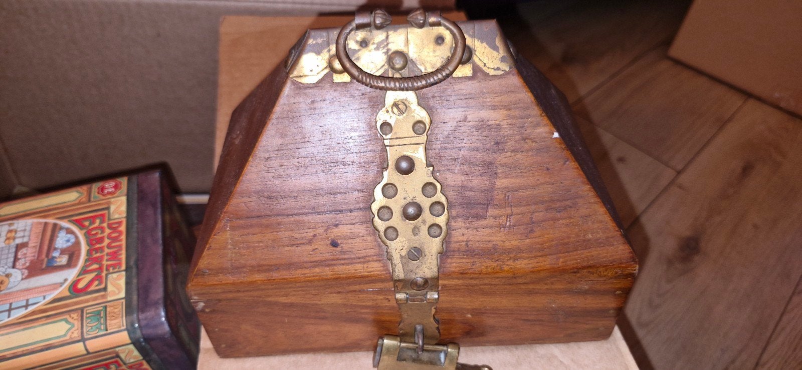 traditionele Indiase houten sieraden- of bruidsschatdoos, Ophalen