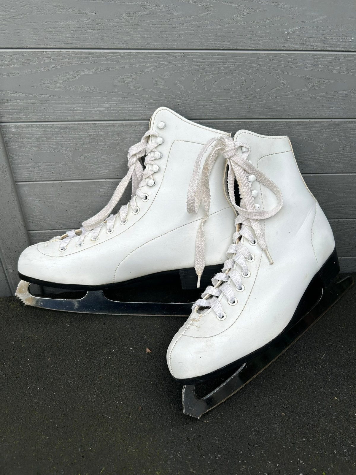Witte kunstschaatsen Maat:41 - vallen klein uit, Sport en Fitness, Ophalen, Kunstschaatsen, Overige merken