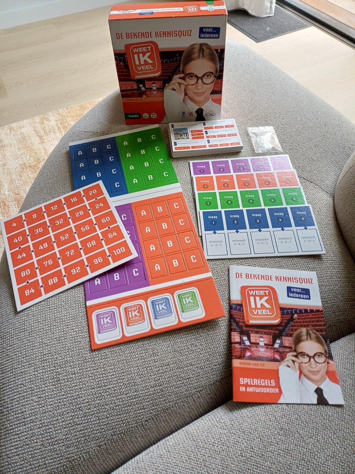 Weet Ik Veel Kennisquiz - spel, Hobby en Vrije tijd, Gezelschapsspellen | Bordspellen, Vijf spelers of meer, Ophalen of Verzenden