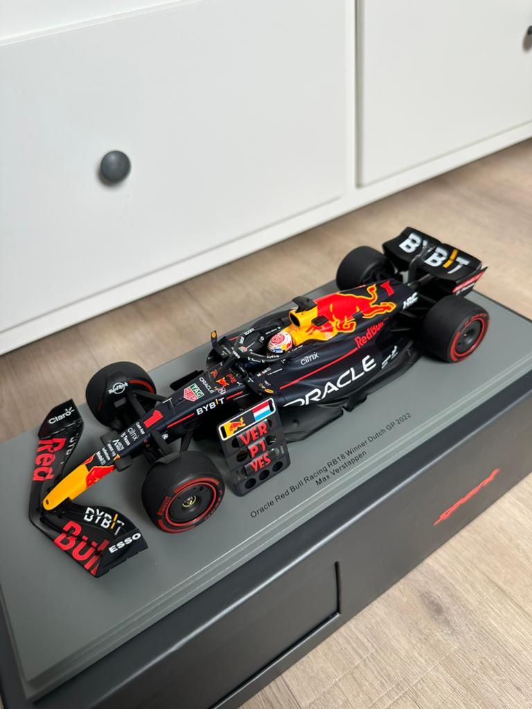 Max Verstappen 1:18 - Dutch Grand Prix 2022 - RB18, Hobby en Vrije tijd, Modelauto's | 1:18, Ophalen of Verzenden, Zo goed als nieuw