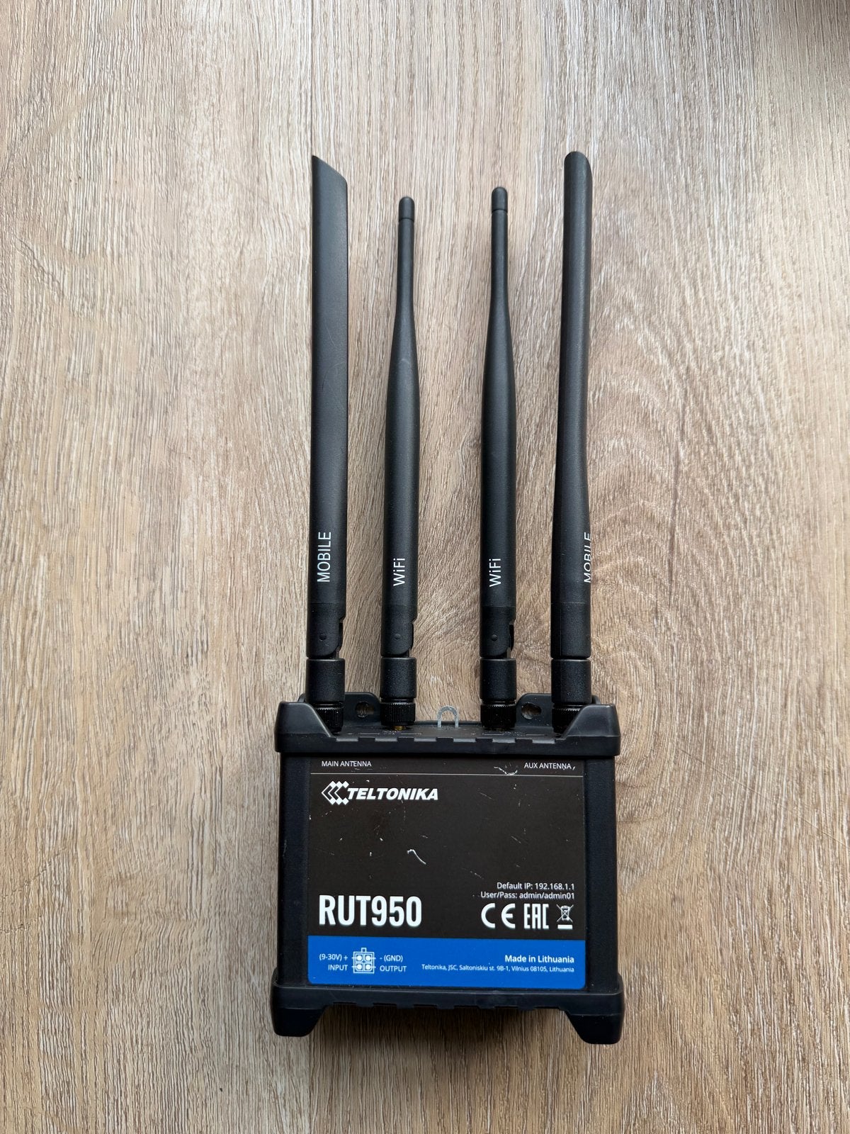 Teltonika RUT950 4G LTE Router met voeding, Computers en Software, Ophalen of Verzenden, Gebruikt, Router met modem