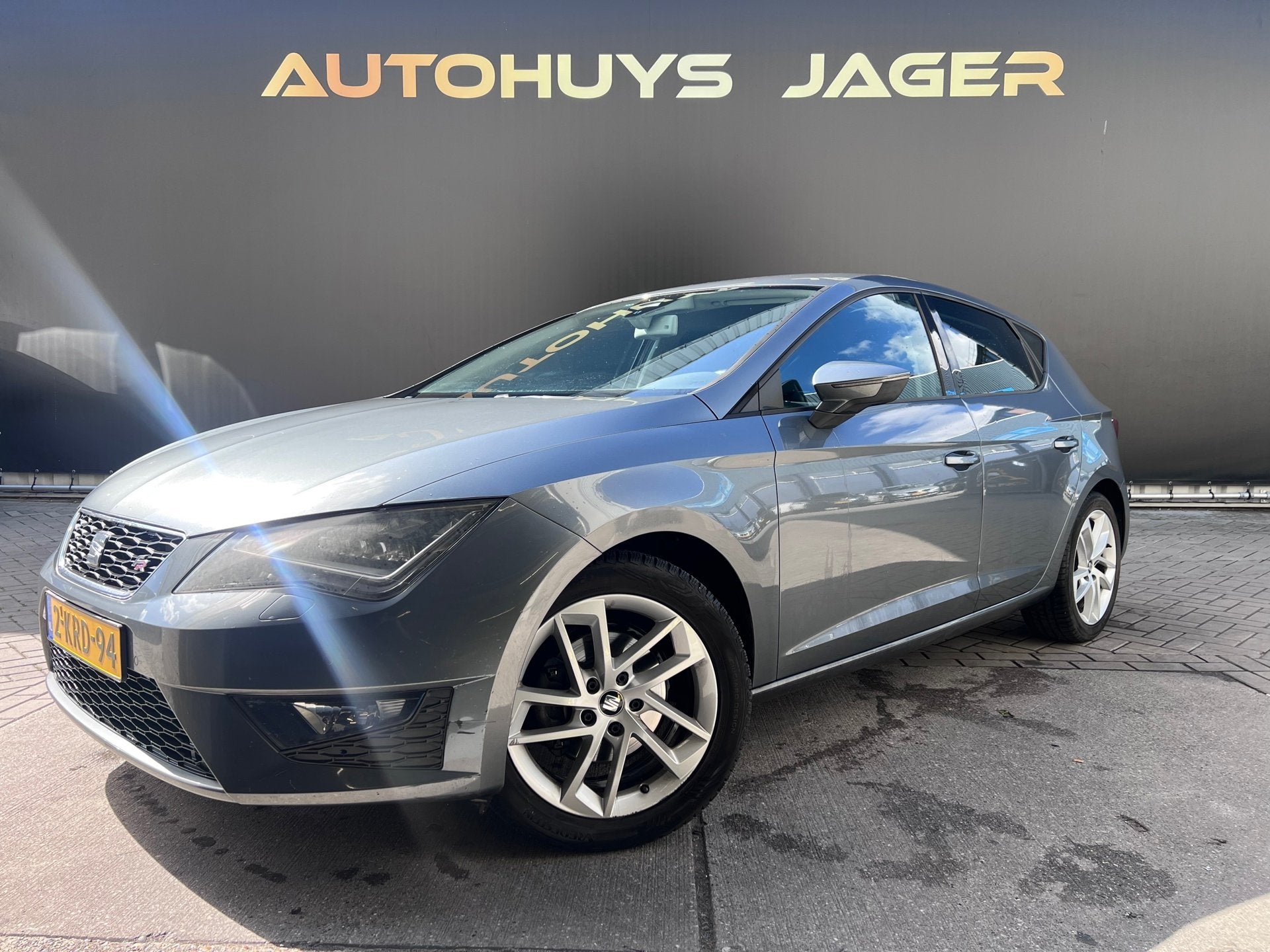 Seat Leon 1.4 TSI FR Navi Sensoren Sportwielen, Auto's, Voorwielaandrijving, Euro 5, Gebruikt, Zwart