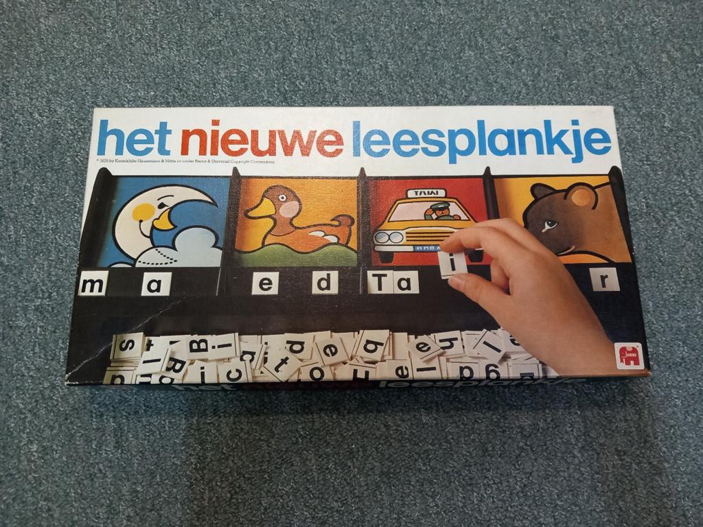 Het nieuwe leesplankje (Nijmegen oost), Ophalen of Verzenden