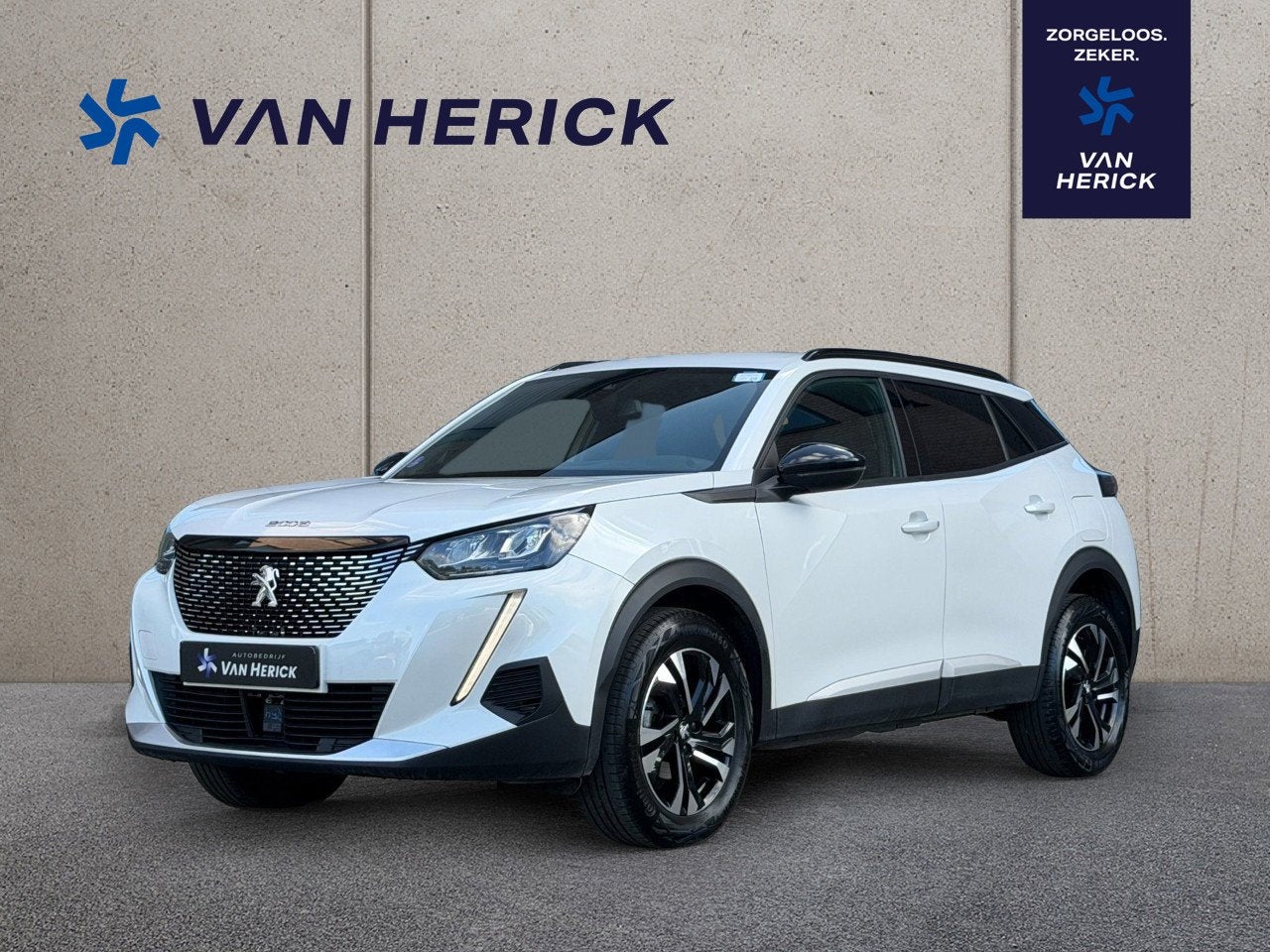 Peugeot 2008 1.2 PureTech 130PK Allure Pack Automaat | Navig, Auto's, Gebruikt, Zwart, 1199 cc, Parkeersensor