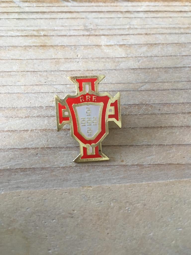 Voetbal pin / speldje Portugal, Ophalen of Verzenden, Zo goed als nieuw, Sport