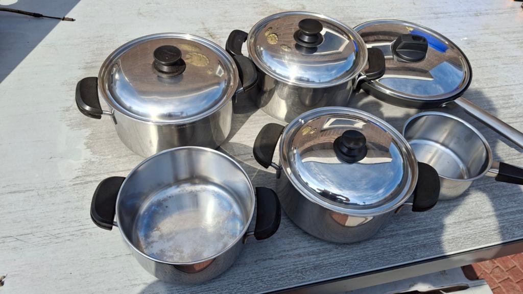 Lagostina pannen, Huis en Inrichting, Keuken | Potten en Pannen, Ophalen of Verzenden, Rvs, Pannenset