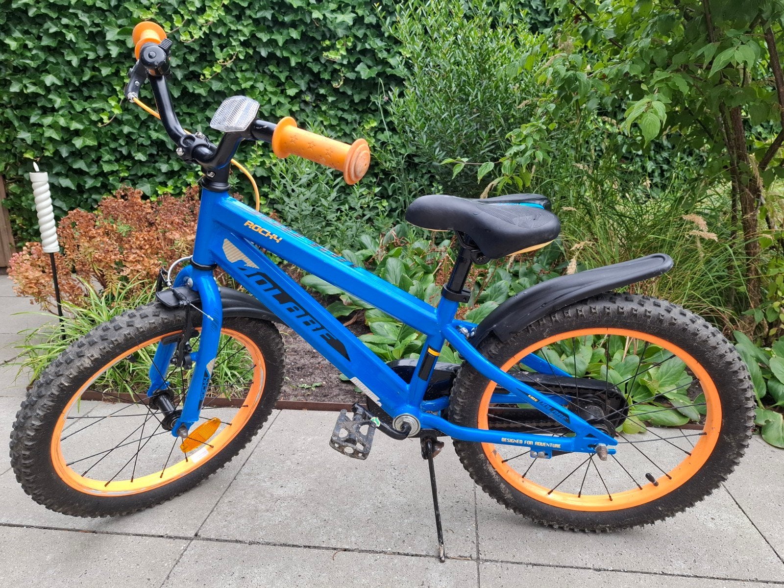 Volare Rocky 18 inch kinderfiets - Blauw/Oranje, Fietsen en Brommers, Fietsen | Kinderfietsjes, Ophalen, Terugtraprem, Zijwieltjes