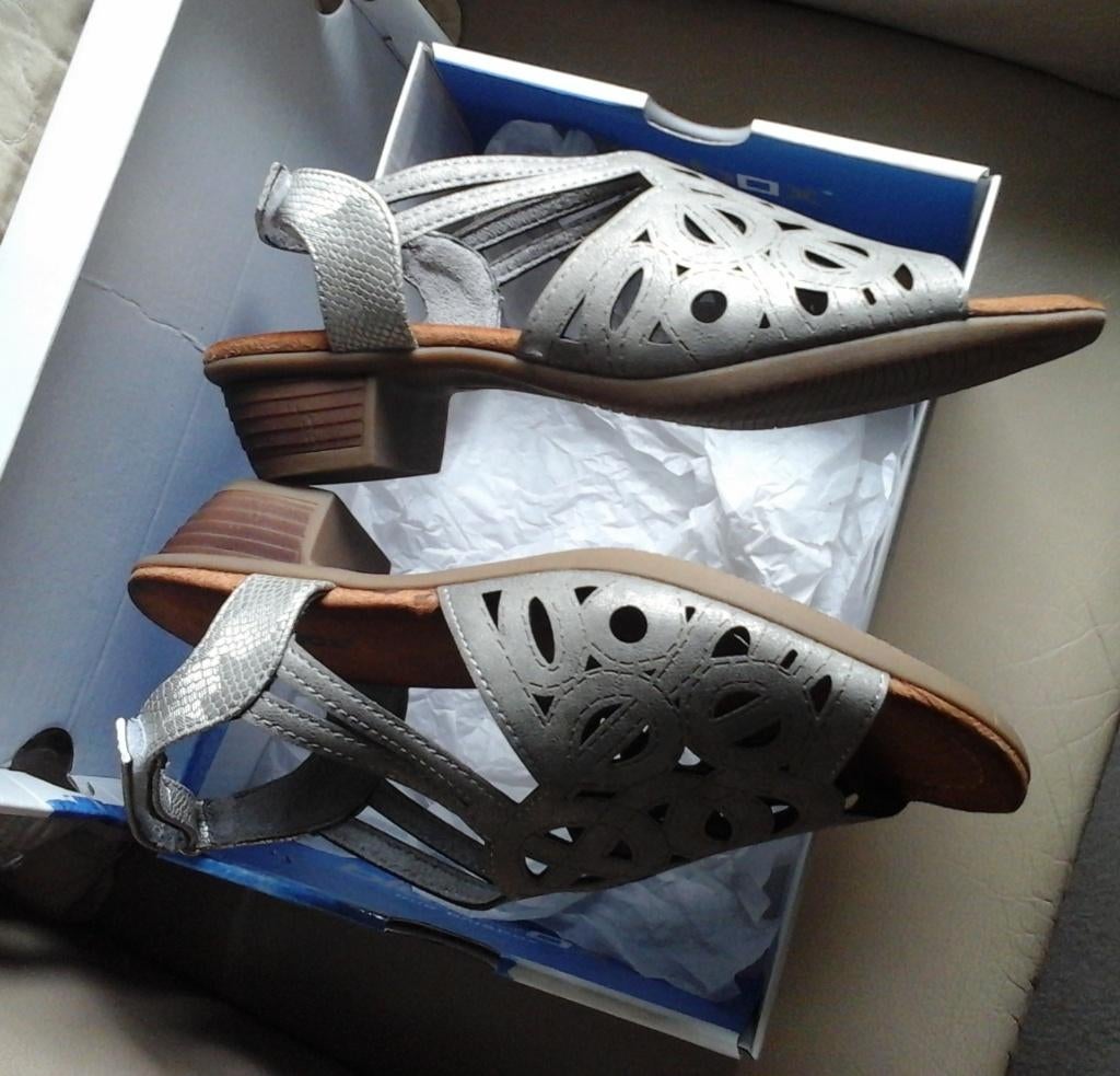Open pumps maat 40 klein hakje, Blue Box, Overige kleuren, Nieuw, Sandalen of Muiltjes