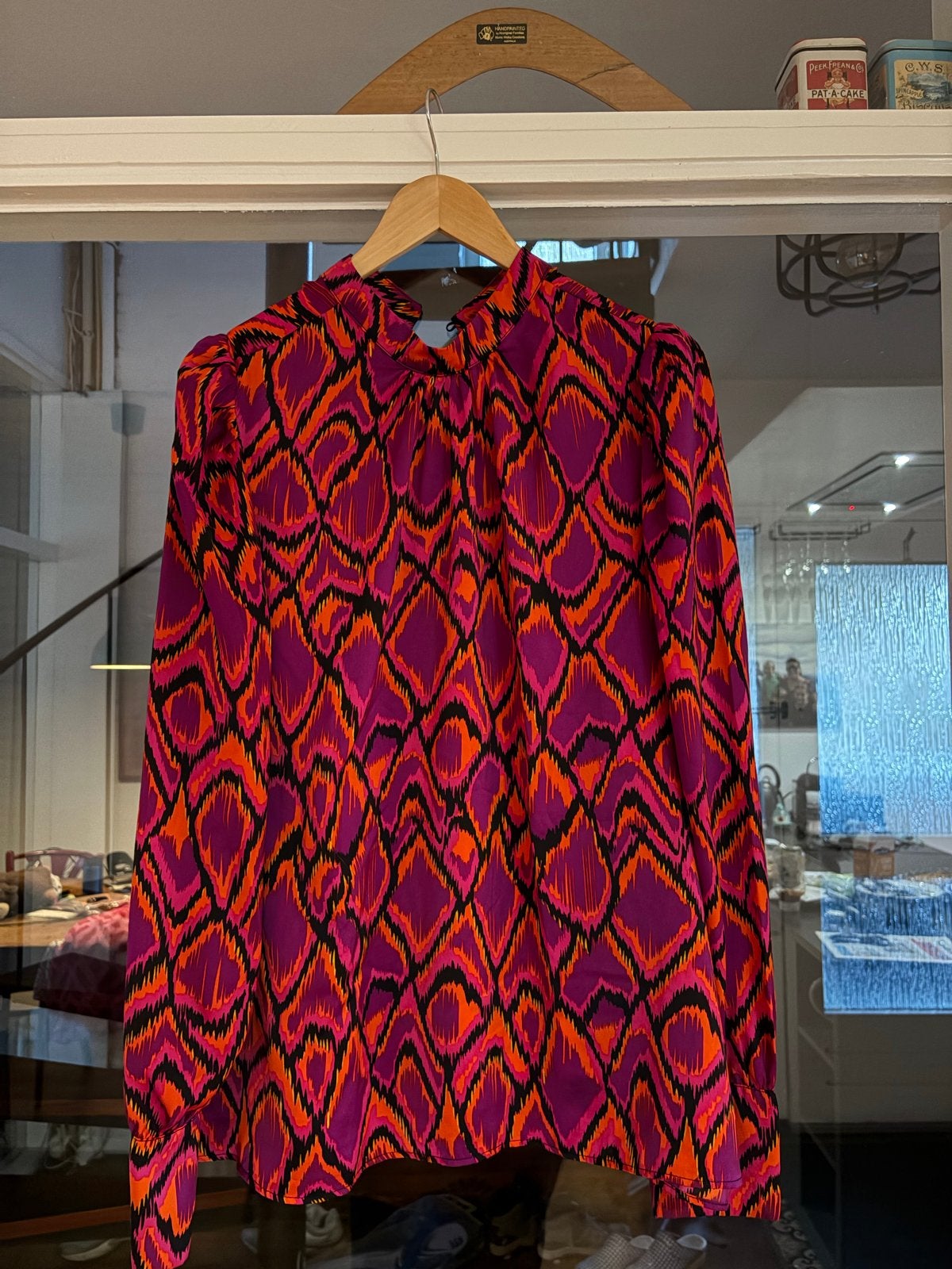 Lange mouwen blouse met opvallende print - Maat 46, Kleding | Dames, Ophalen of Verzenden, Gedragen, Maat 46/48 (XL) of groter
