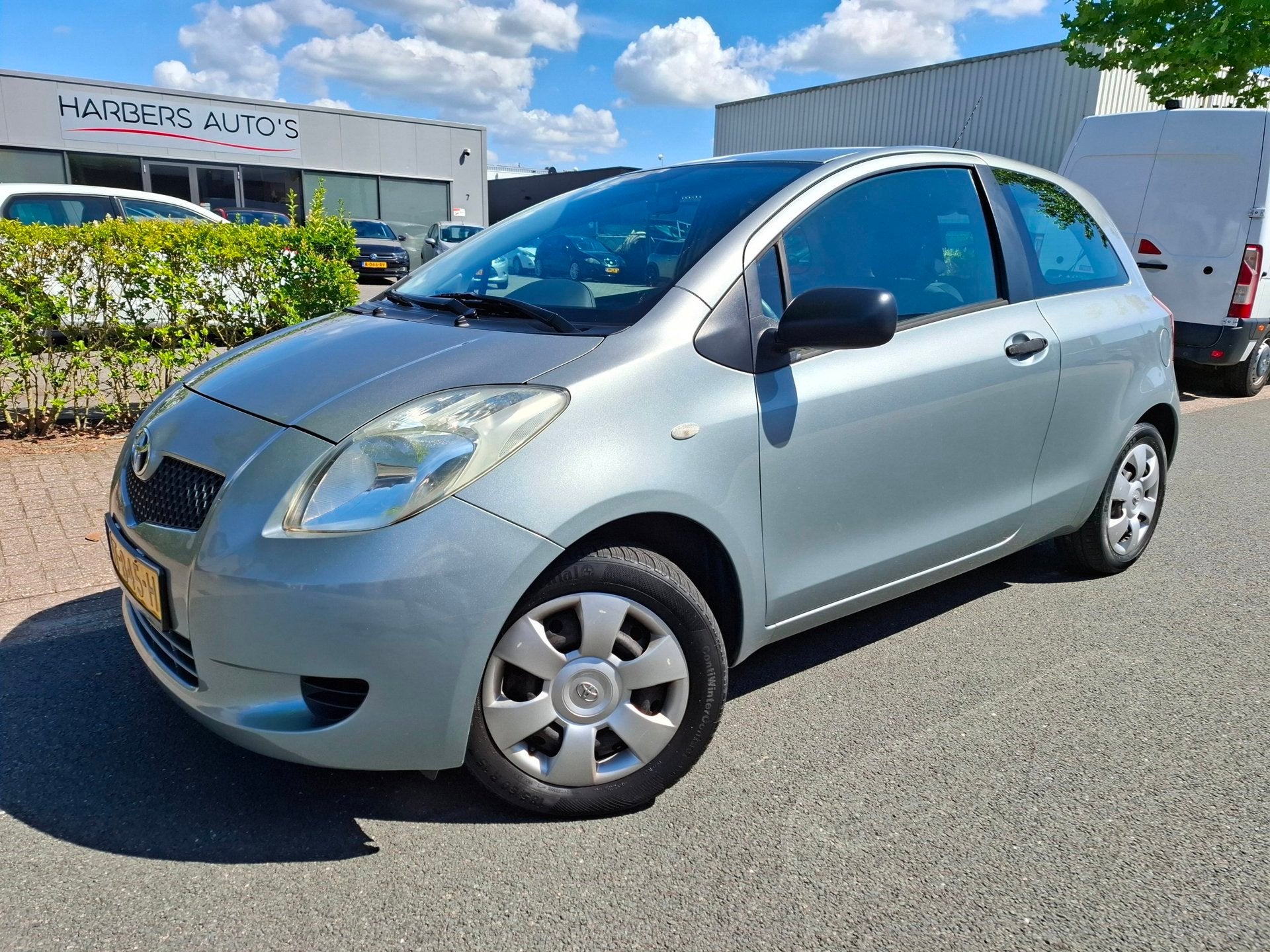 Toyota Yaris 1.0 VVTi AIRCO/TREKHAAK/NIEUWE APK!, Auto's, Voorwielaandrijving, Stof, Elektrische ramen, Bedrijf