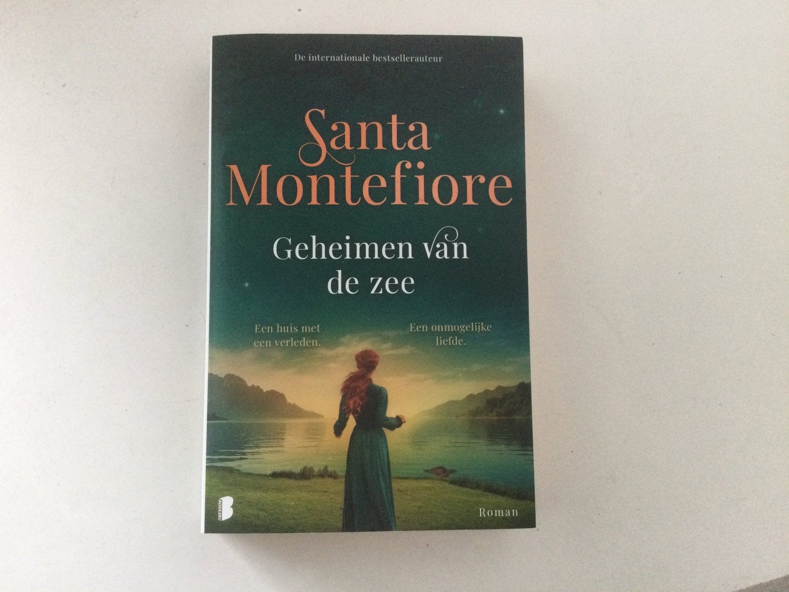 Santa Montefiore Geheimen van de zee, Ophalen of Verzenden, Zo goed als nieuw