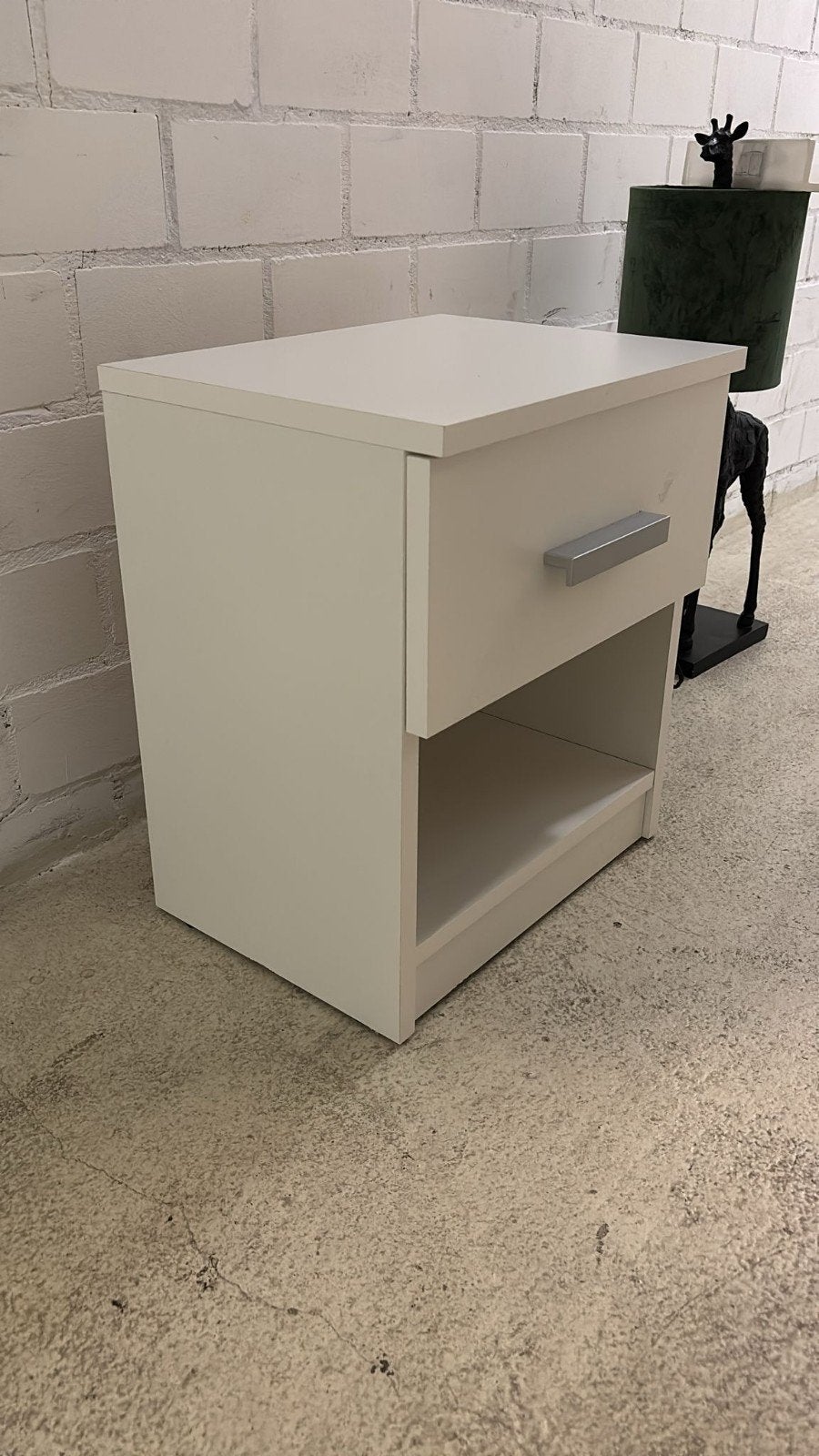 Nachtkastje met lade en open vak - 48x41x32 cm, Huis en Inrichting, Slaapkamer | Nachtkastjes, Ophalen, Minder dan 45 cm, Zo goed als nieuw