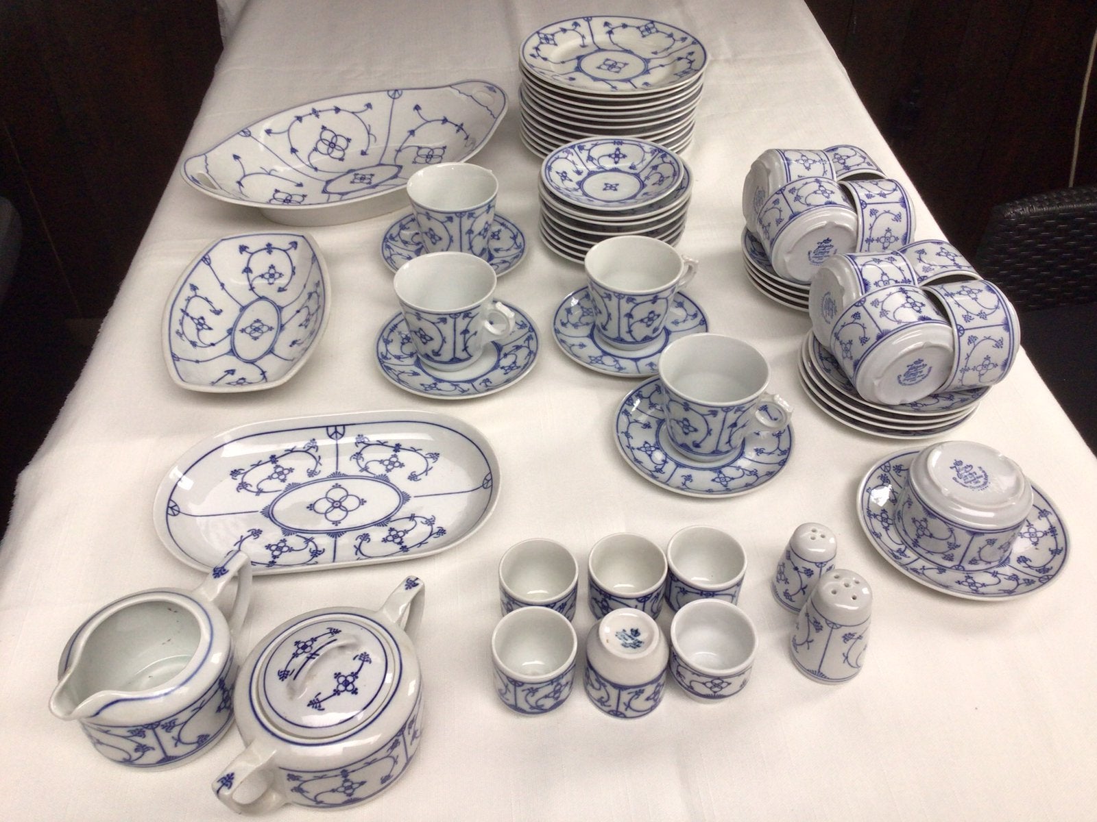 Saks servies, Ophalen