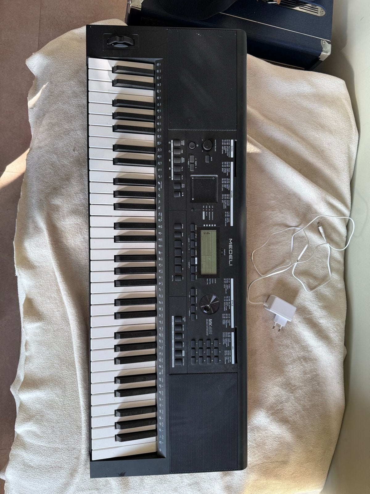 Medeli MK401 Keyboard - Zo goed als nieuw, Ophalen, 61 toetsen, Midi-aansluiting, Zo goed als nieuw